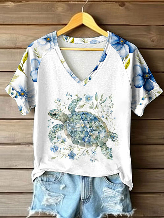 Women's Sea Turtle Printed V-neck T-shirt