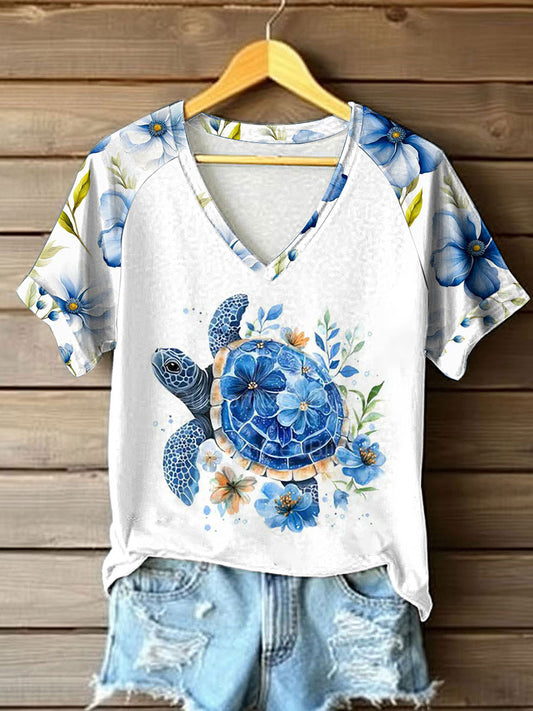 Women's Sea Turtle Printed V-neck T-shirt