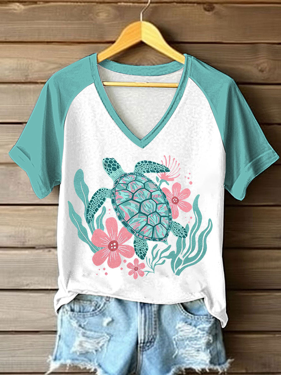 Women's Sea Turtle Printed V-neck T-shirt