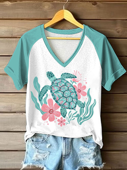 Women's Sea Turtle Printed V-neck T-shirt